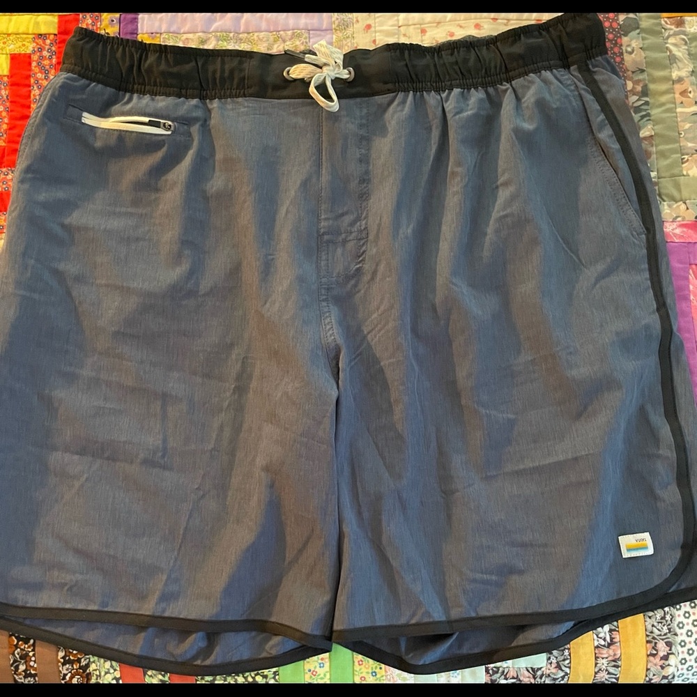 Selling men’s Vuori Banks Shorts size XXL